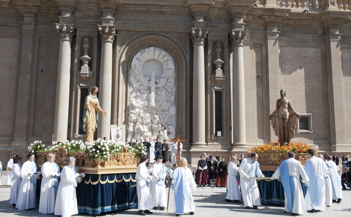 PROCESIÓN DEL ENCUENTRO DEL RESUCITADO CON LA ESPERANZA.